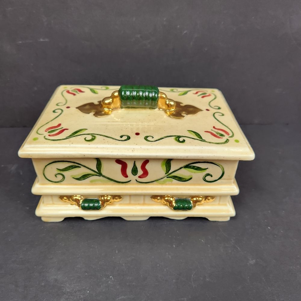 Metlox/Poppytrail/Vernon HOMESTEAD PROVINCIAL Dower Chest Jewelry Box.